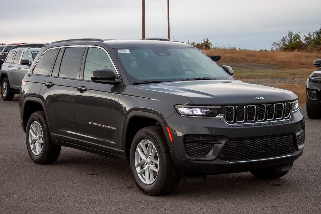 new 2025 Jeep Grand Cherokee car, priced at $38,675