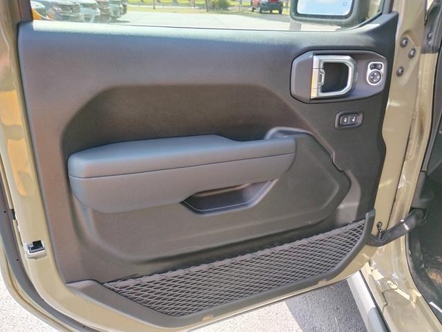 new 2025 Jeep Gladiator car, priced at $49,009