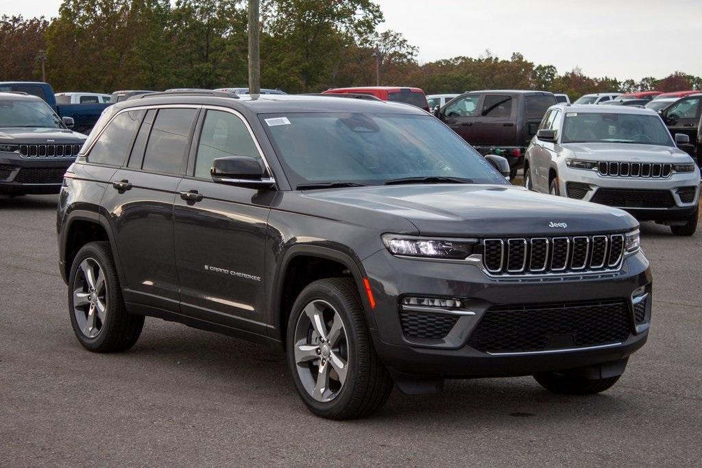 new 2025 Jeep Grand Cherokee car, priced at $51,930