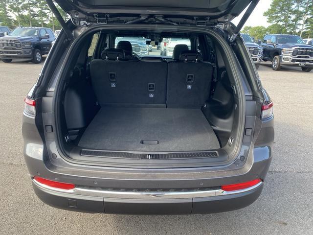 new 2025 Jeep Grand Cherokee car, priced at $47,914
