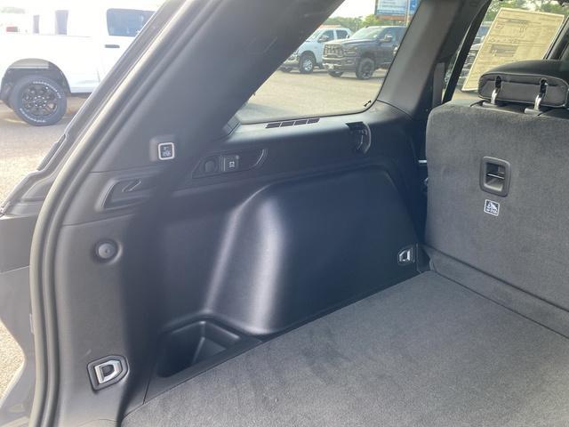 new 2025 Jeep Grand Cherokee car, priced at $47,914