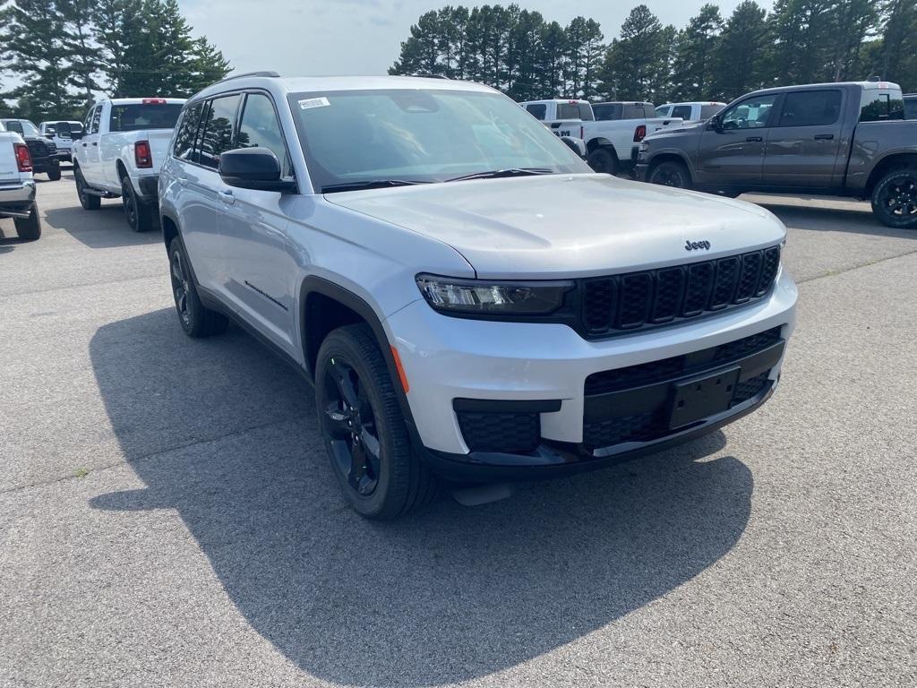 new 2025 Jeep Grand Cherokee L car, priced at $49,017