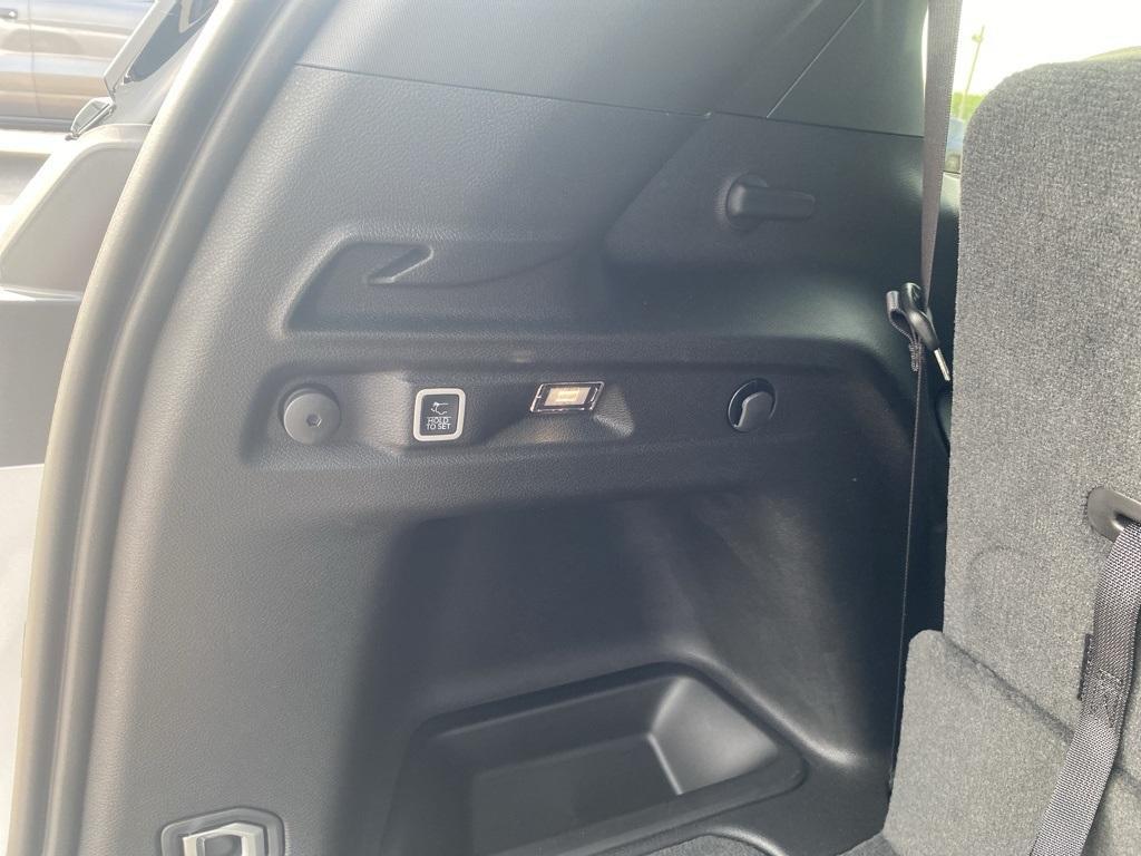 new 2025 Jeep Grand Cherokee L car, priced at $49,017
