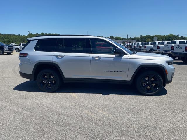 new 2025 Jeep Grand Cherokee L car, priced at $49,017