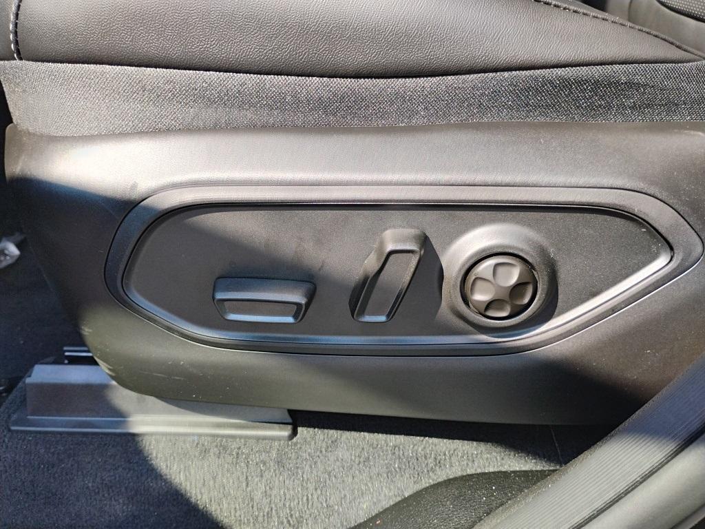 new 2025 Jeep Grand Cherokee car, priced at $51,218