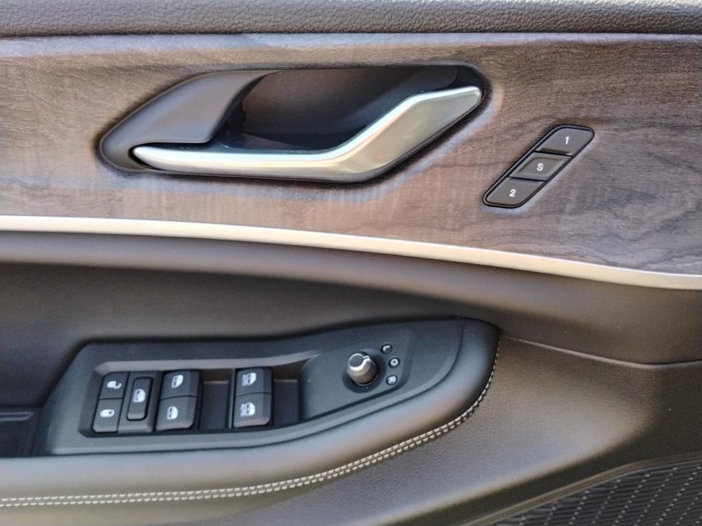 new 2025 Jeep Grand Cherokee car, priced at $51,218