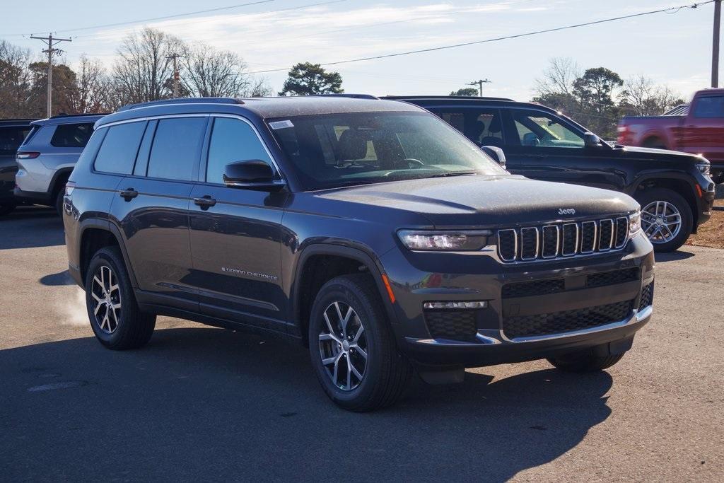 new 2025 Jeep Grand Cherokee L car, priced at $46,069