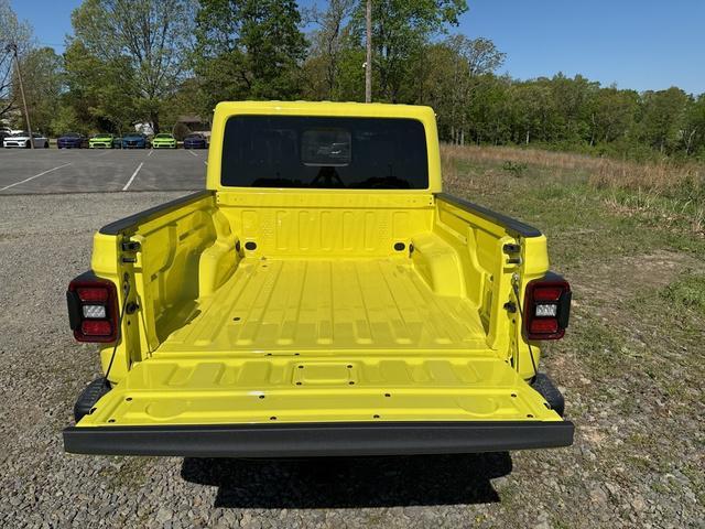 new 2024 Jeep Gladiator car, priced at $55,818