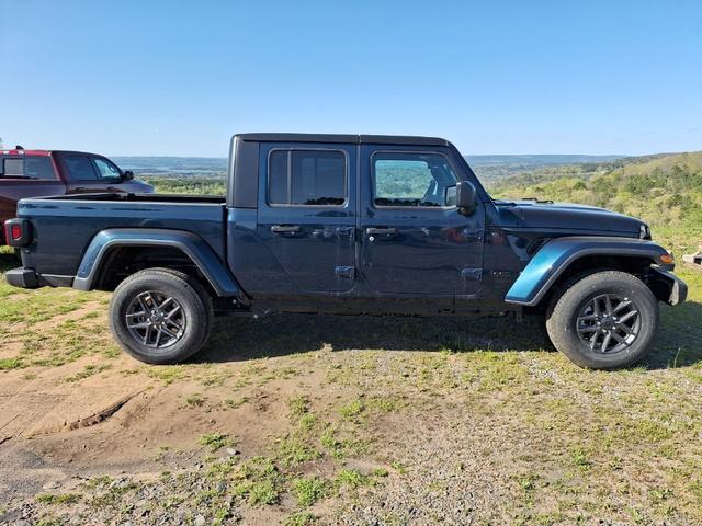new 2025 Jeep Gladiator car, priced at $49,750