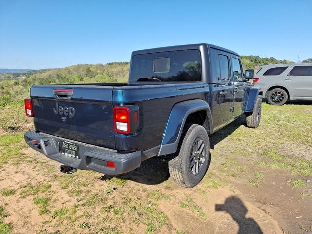 new 2025 Jeep Gladiator car, priced at $49,750