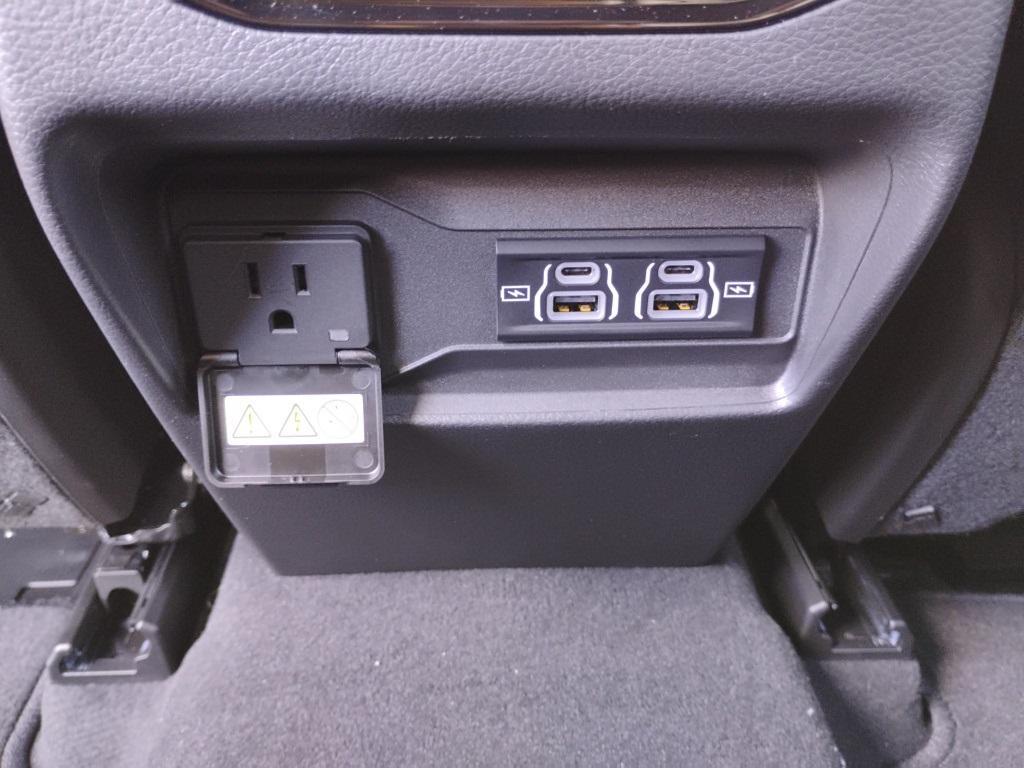 new 2025 Jeep Grand Cherokee car, priced at $46,607