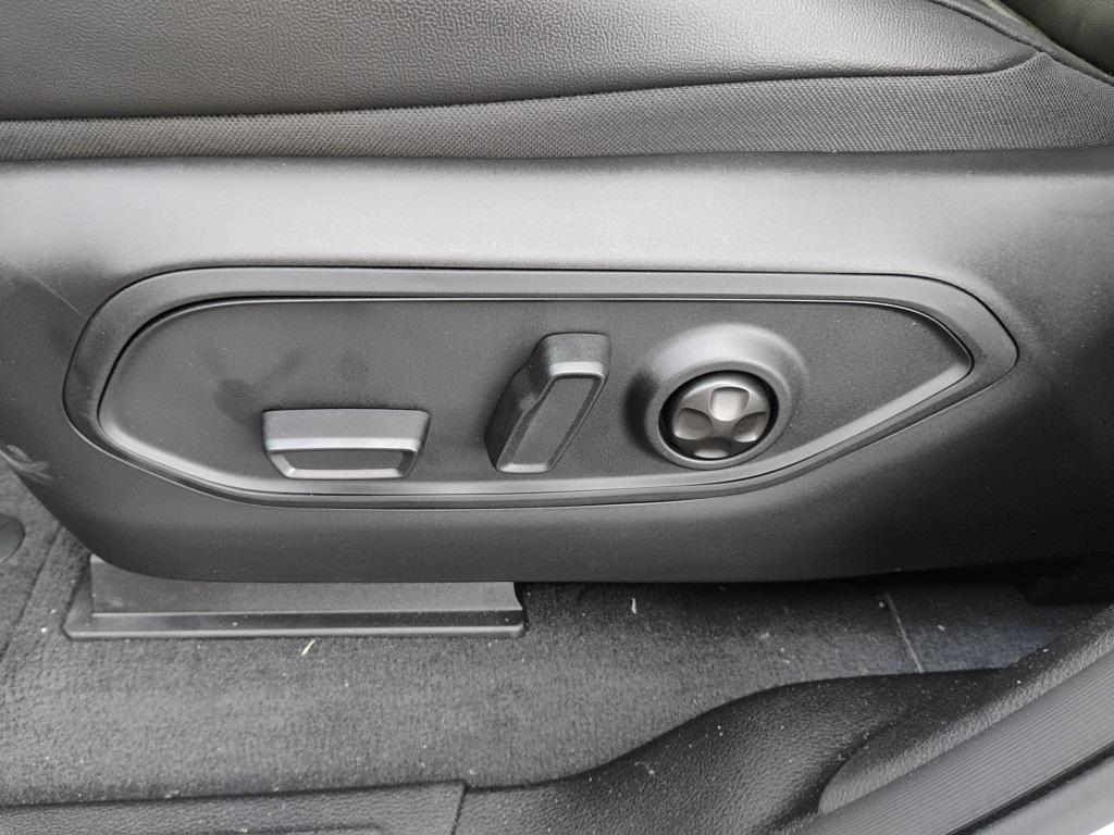 new 2025 Jeep Grand Cherokee car, priced at $46,607
