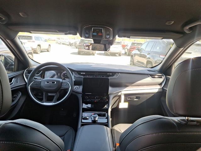 new 2025 Jeep Grand Cherokee car, priced at $44,736
