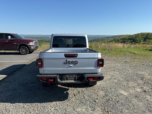 new 2024 Jeep Gladiator car, priced at $55,818