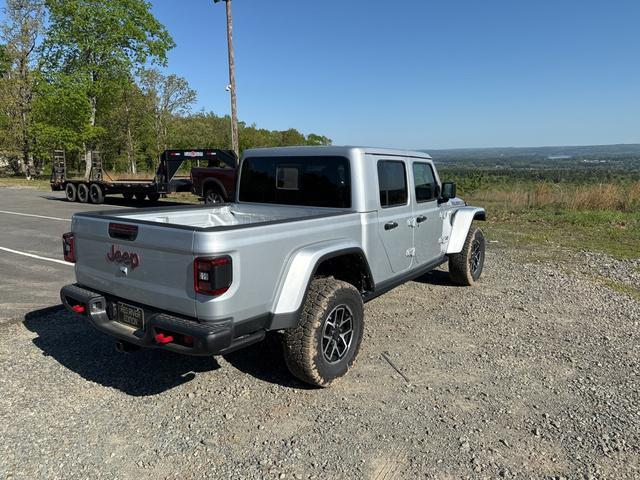 new 2024 Jeep Gladiator car, priced at $55,818