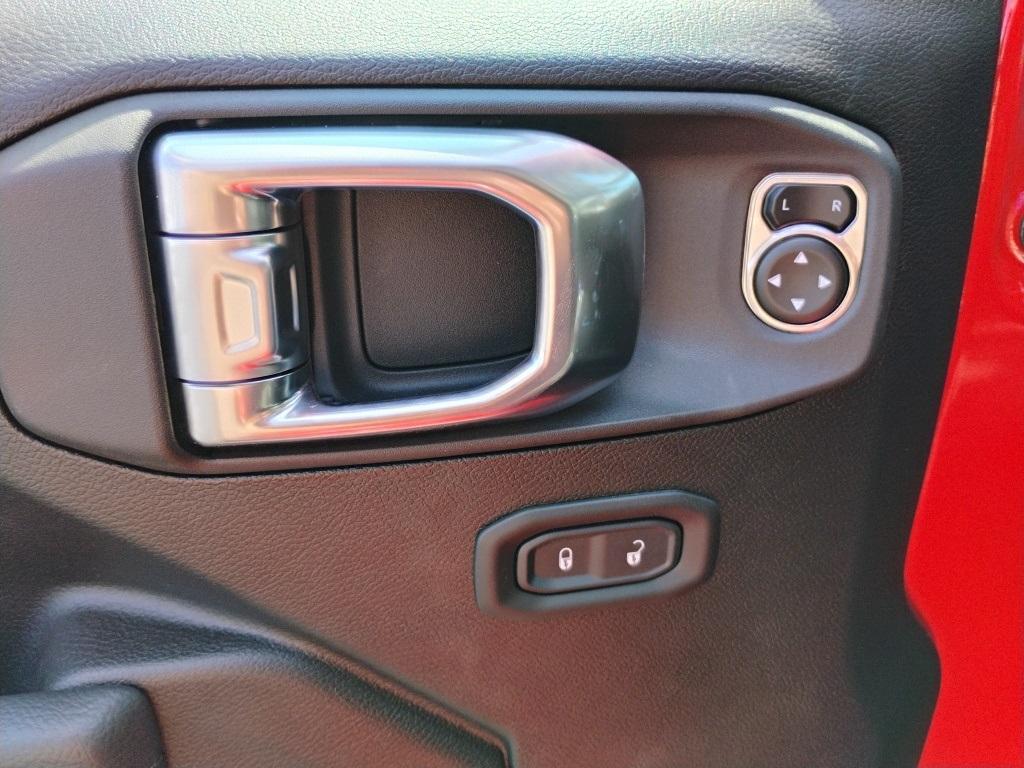 new 2025 Jeep Wrangler car, priced at $47,935