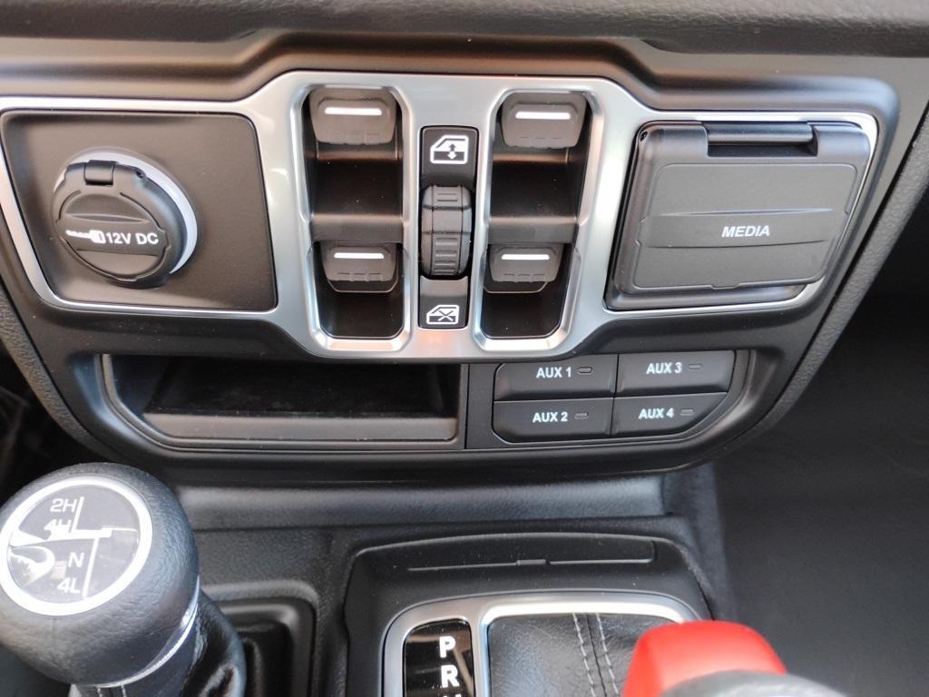 new 2025 Jeep Wrangler car, priced at $47,935