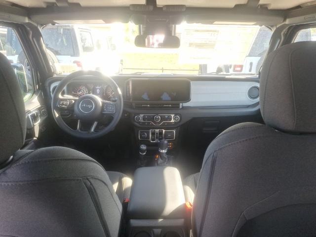 new 2025 Jeep Wrangler car, priced at $45,923