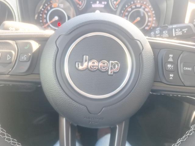 new 2025 Jeep Wrangler car, priced at $45,923