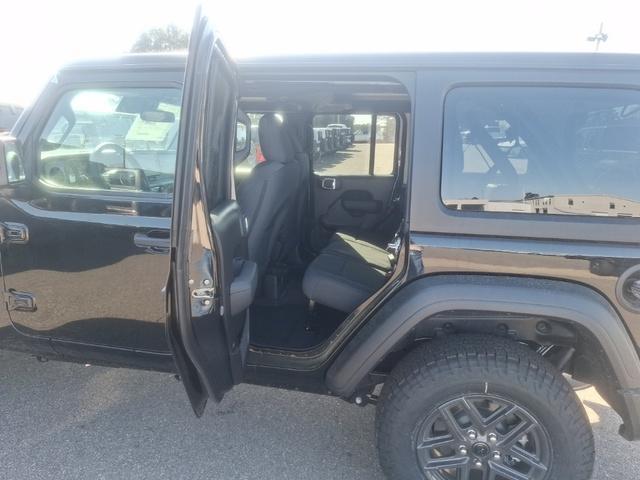 new 2025 Jeep Wrangler car, priced at $45,923