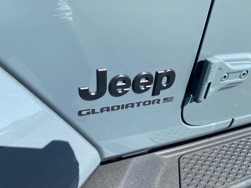 new 2025 Jeep Gladiator car, priced at $47,624