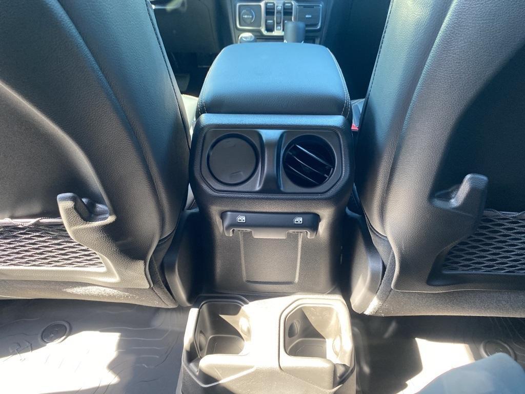 new 2025 Jeep Gladiator car, priced at $47,624