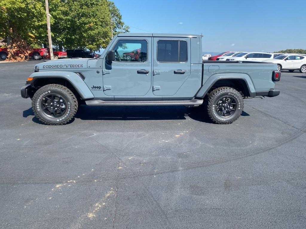 new 2025 Jeep Gladiator car, priced at $47,624