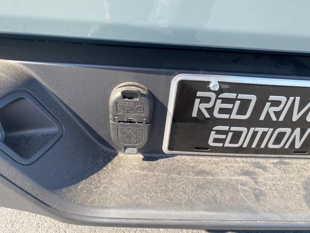 new 2025 Jeep Gladiator car, priced at $47,624
