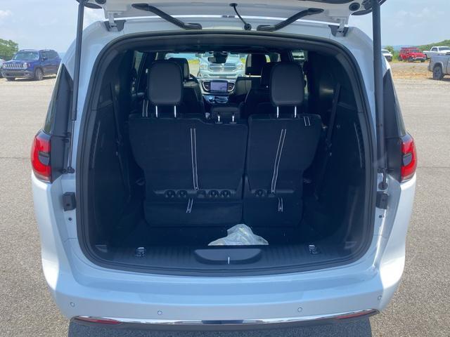 new 2025 Chrysler Pacifica car, priced at $43,647