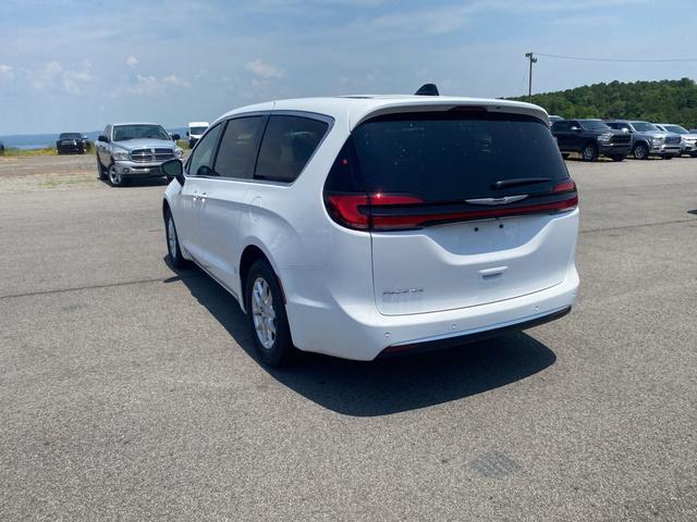 new 2025 Chrysler Pacifica car, priced at $43,647