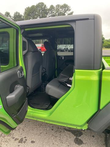 new 2025 Jeep Gladiator car, priced at $43,833