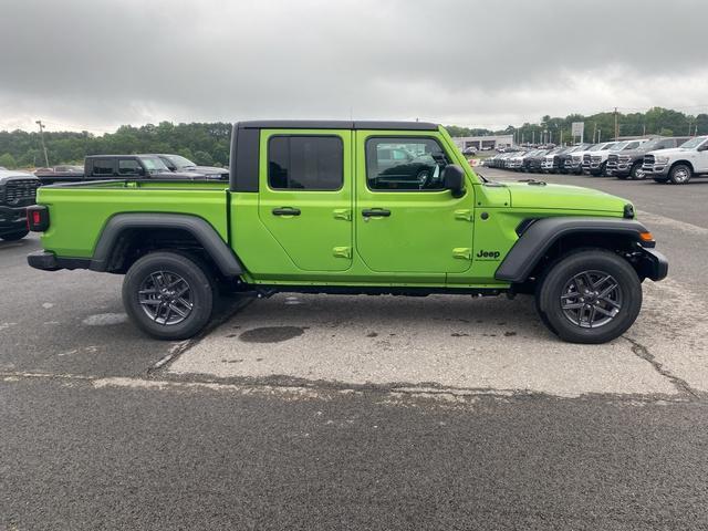 new 2025 Jeep Gladiator car, priced at $43,833