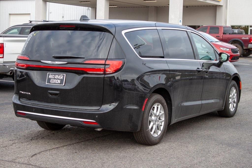 new 2025 Chrysler Pacifica car, priced at $53,865