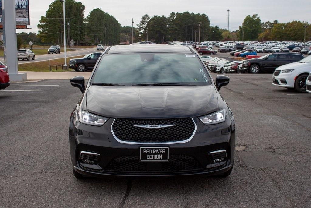 new 2025 Chrysler Pacifica car, priced at $53,865