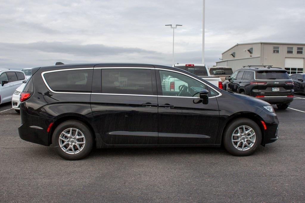 new 2025 Chrysler Pacifica car, priced at $53,865