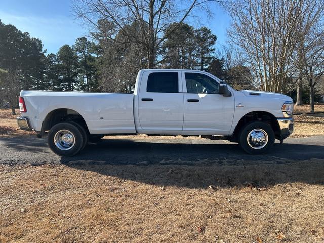 new 2024 Ram 3500 car, priced at $62,657