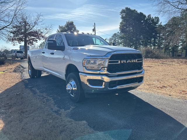 new 2024 Ram 3500 car, priced at $62,657