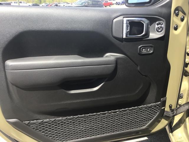 new 2025 Jeep Gladiator car, priced at $47,955