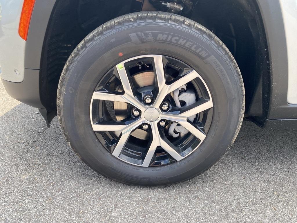 new 2025 Jeep Grand Cherokee car, priced at $47,914