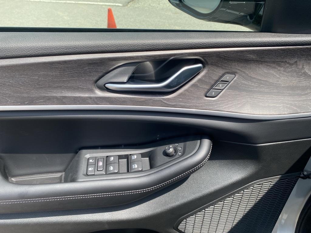 new 2025 Jeep Grand Cherokee car, priced at $47,914