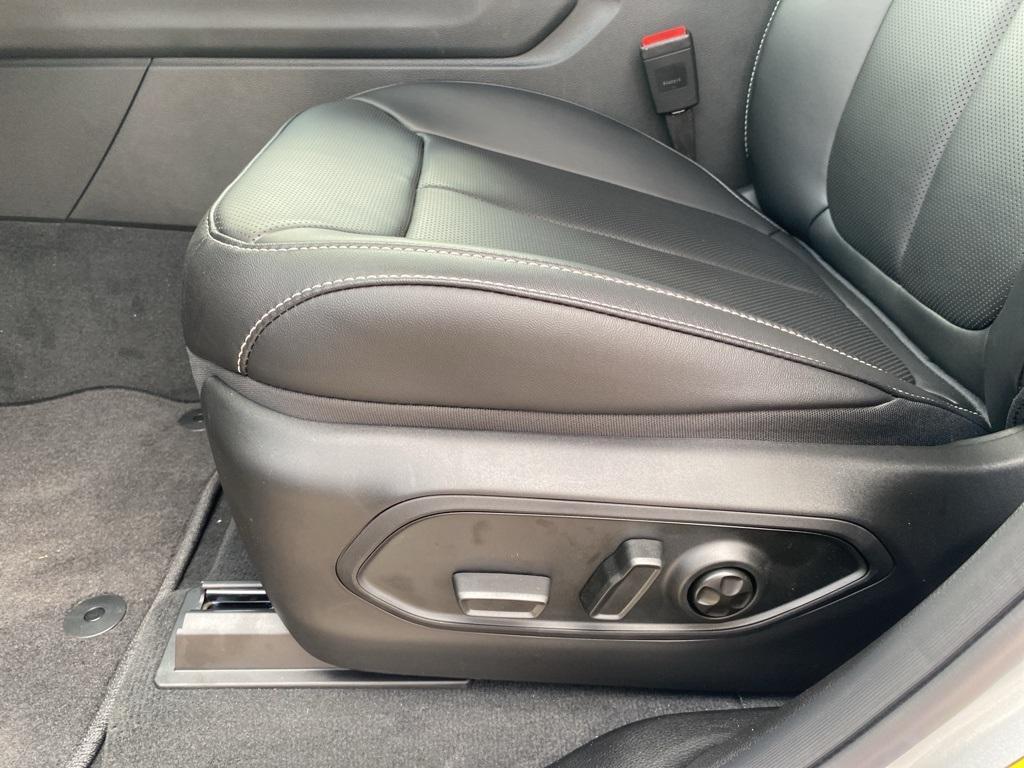 new 2025 Jeep Grand Cherokee car, priced at $47,914