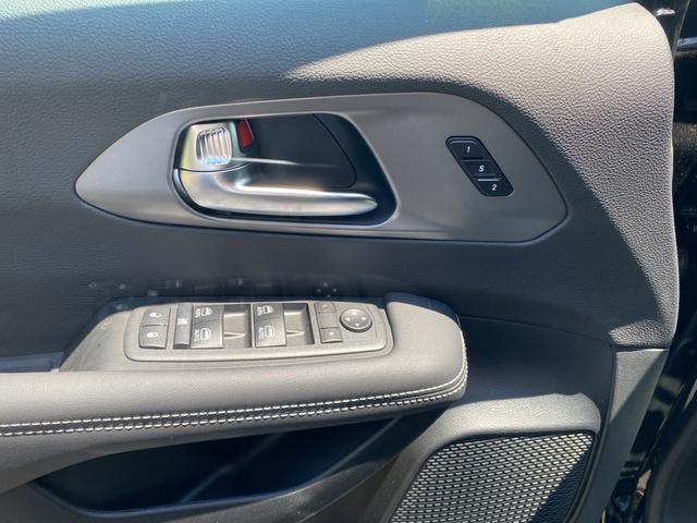 new 2025 Chrysler Pacifica car, priced at $38,172