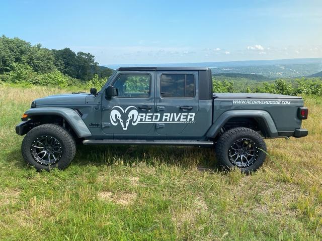 new 2025 Jeep Gladiator car, priced at $60,928