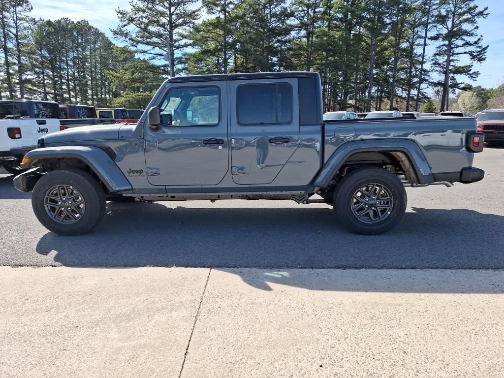 new 2025 Jeep Gladiator car, priced at $45,763