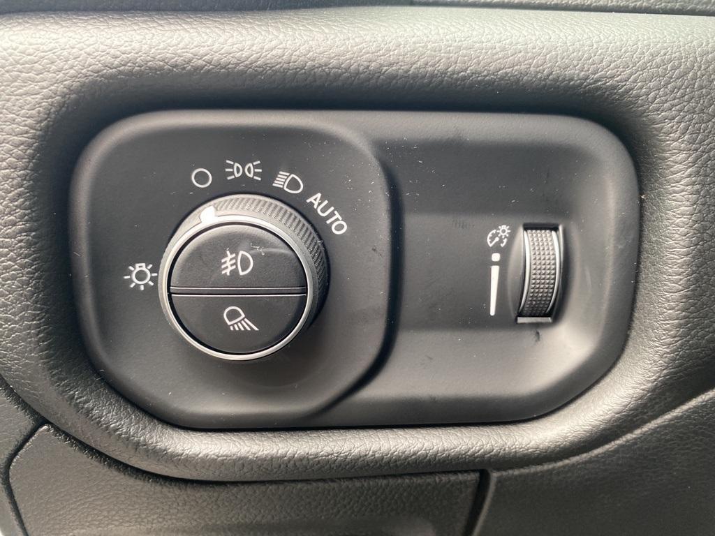 new 2025 Ram 1500 car, priced at $41,671