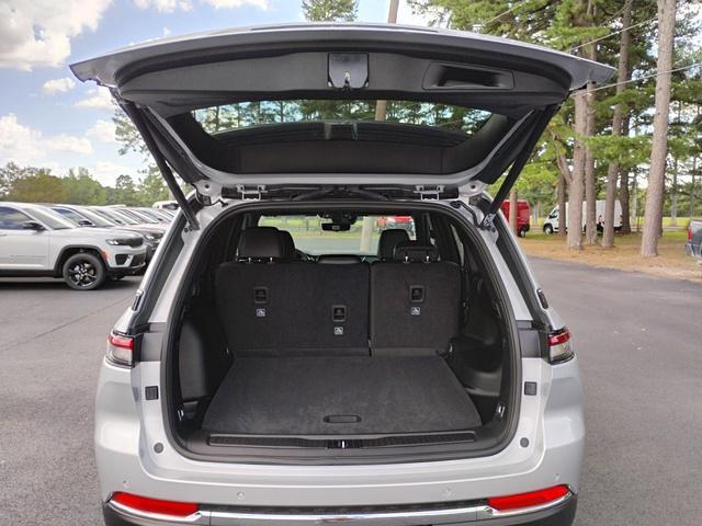 new 2025 Jeep Grand Cherokee car, priced at $49,786