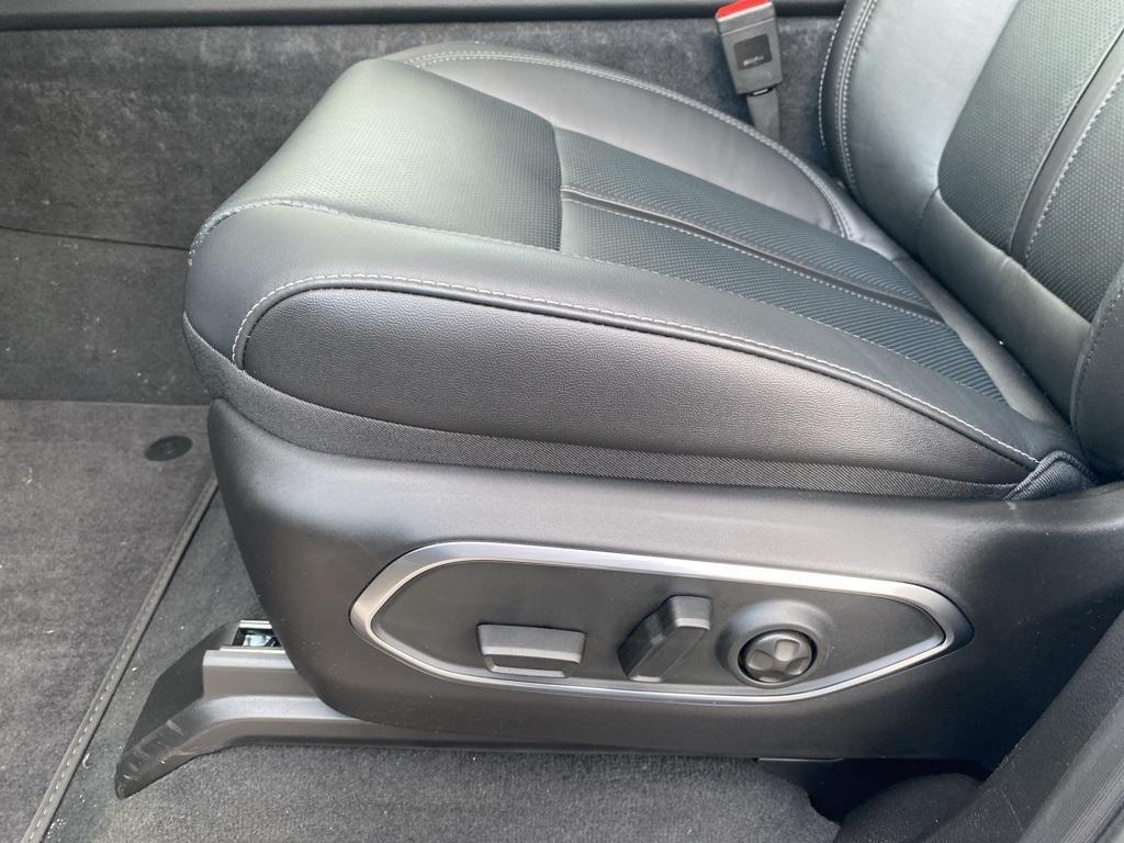 new 2025 Jeep Wagoneer L car, priced at $71,261