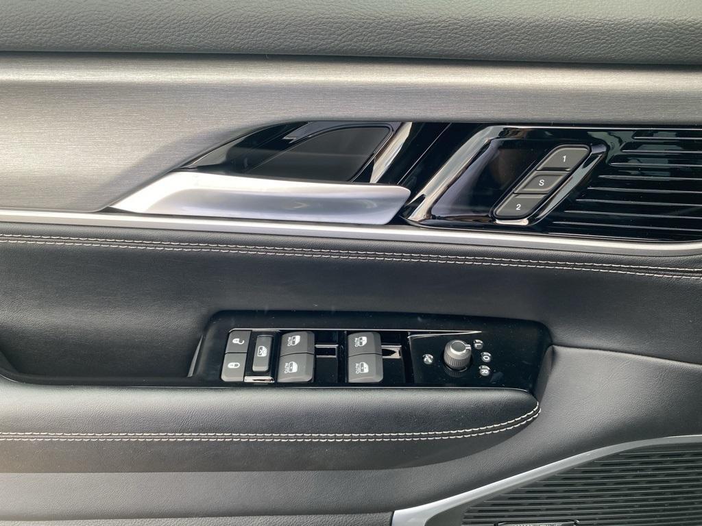 new 2025 Jeep Wagoneer L car, priced at $71,261