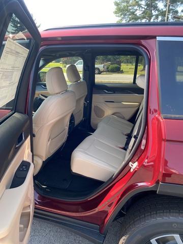 new 2025 Jeep Grand Cherokee car, priced at $46,645