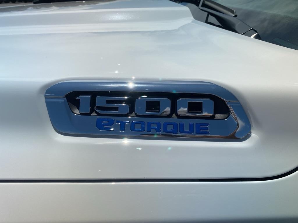 new 2025 Ram 1500 car, priced at $42,212